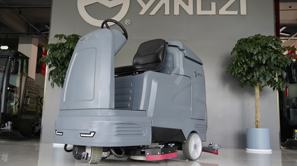 駕駛式洗地機(jī) 駕駛式洗地機(jī)